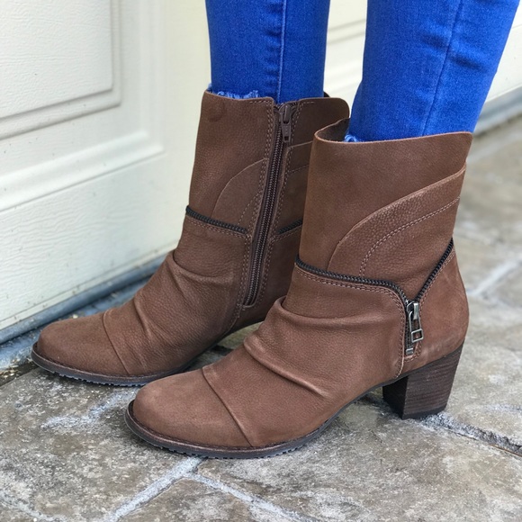 Vintage Cognac Distressed Leather Kitten Heel Boot - Picture 1 of 8